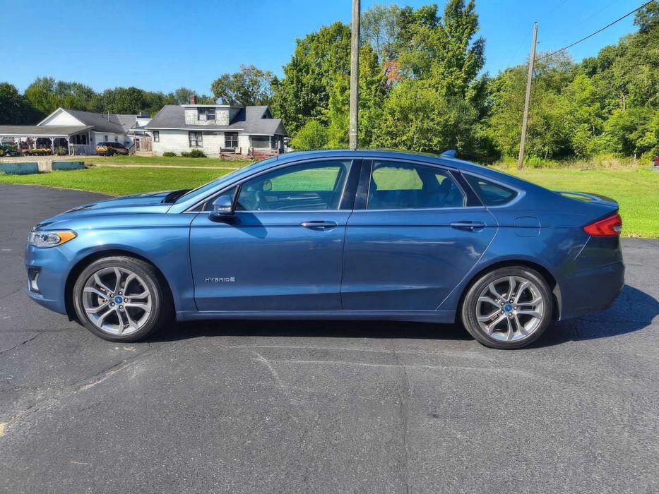 Ford Fusion Hybrid Titanium      2019