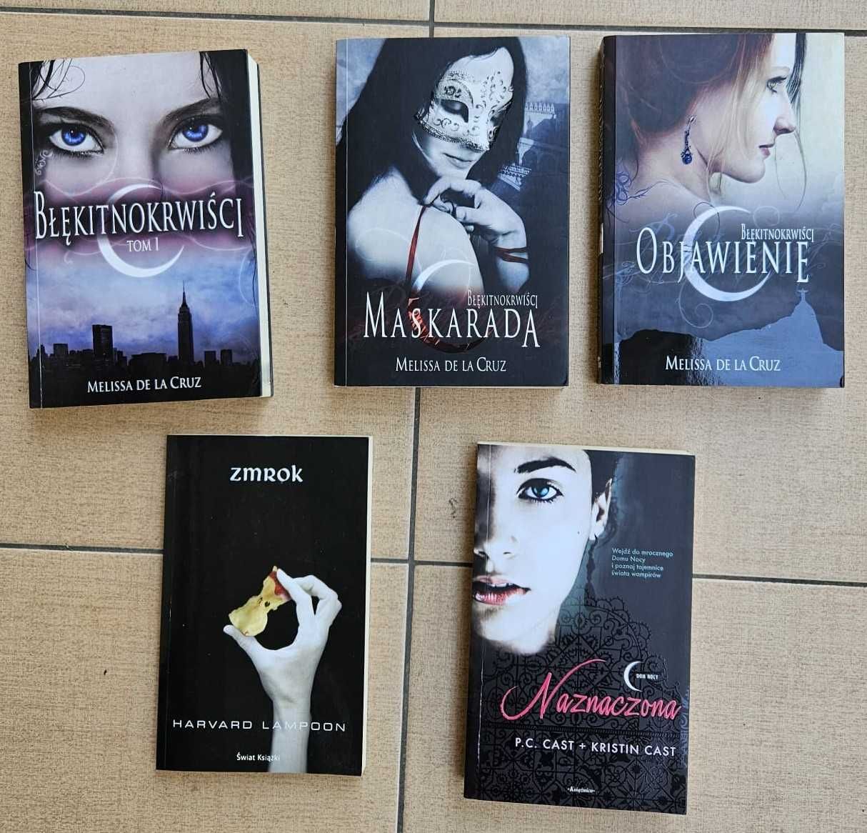 Stephanie Meyer, Zmierzch saga, 5 książek