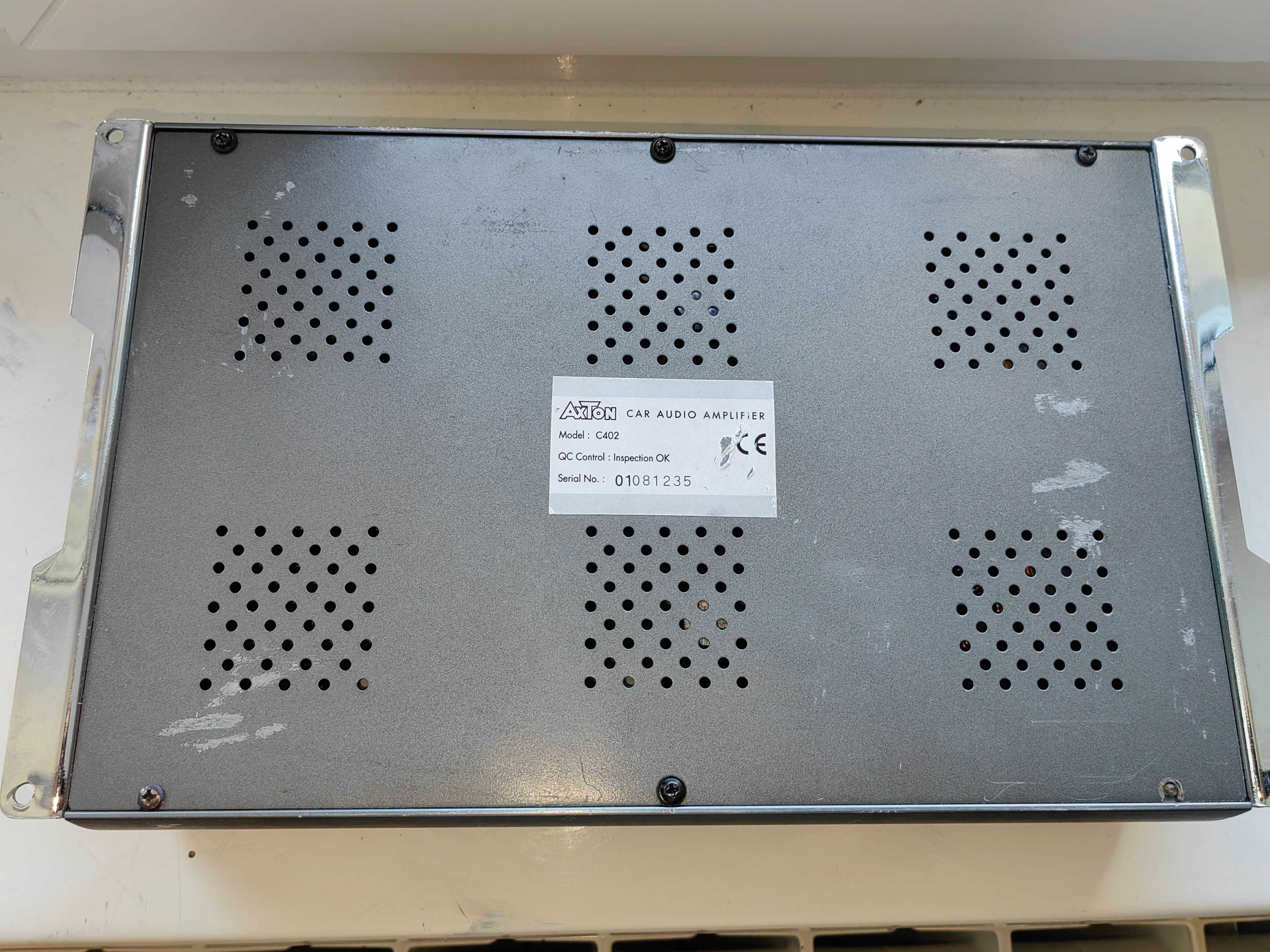 Wzmacniacz samochodowy Axton C402