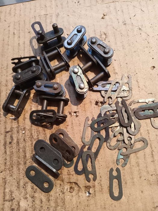 Шприц Иж-49, ободок  фары Иж-П, замок цепи.