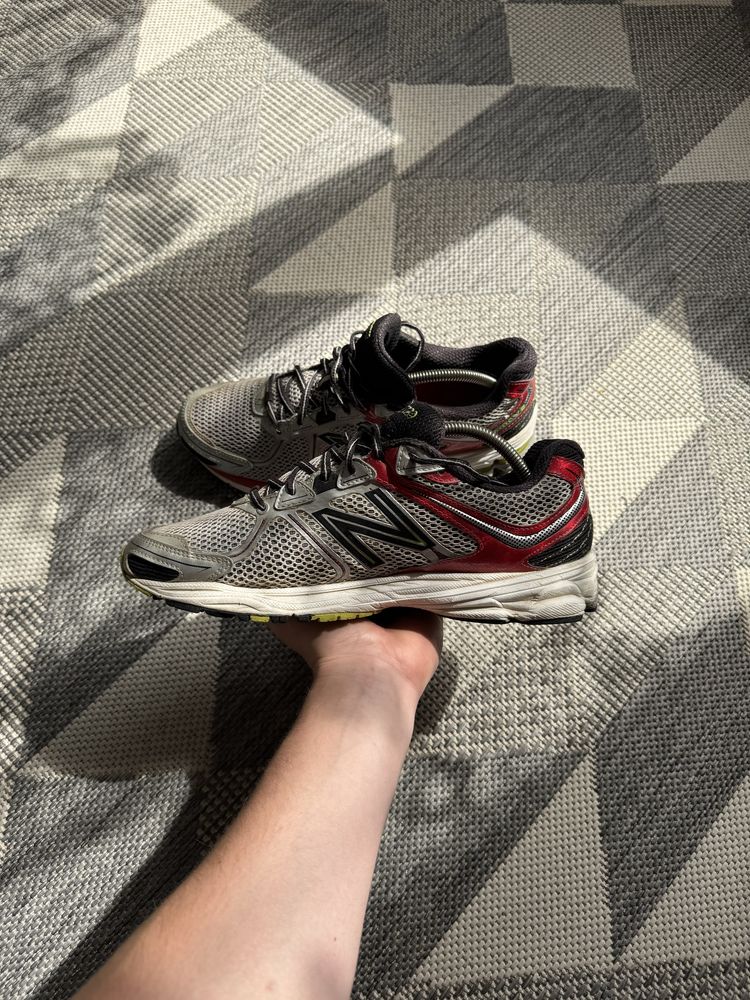 Оригінальні чоловічі кросівки New Balance 880 V2