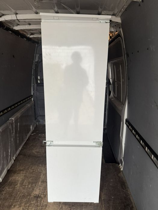 Встраиваемый холодильник Whirlpool