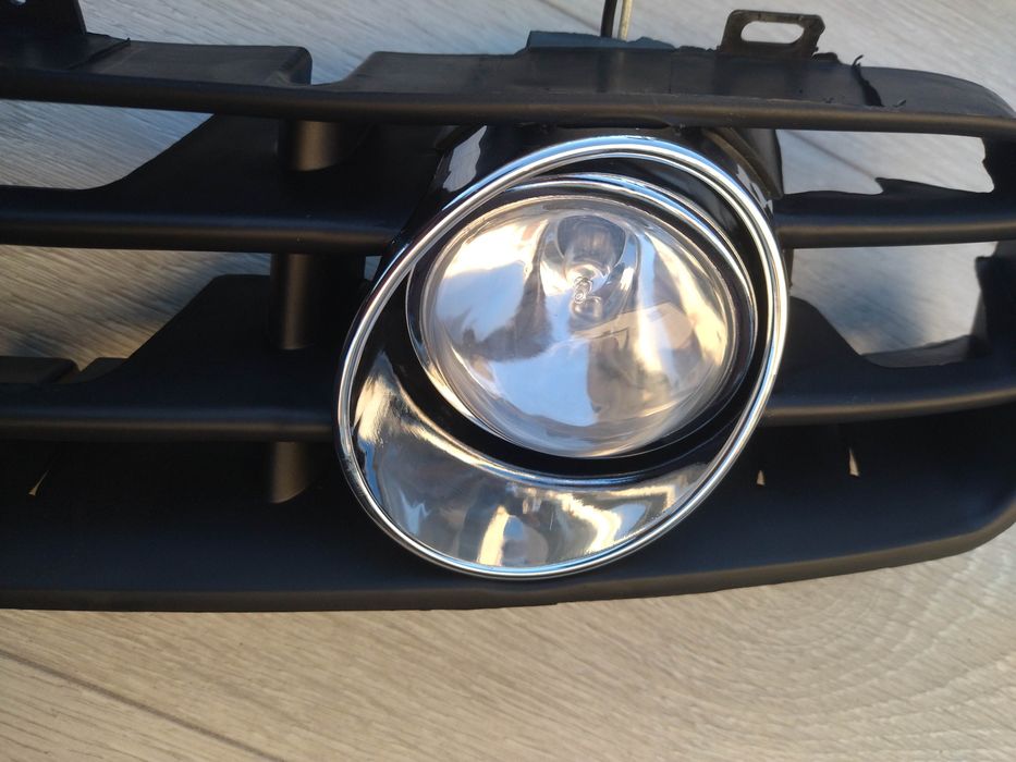 Противотуманки туманки Галогенки решетка в бампер Гольф 4 Golf 4