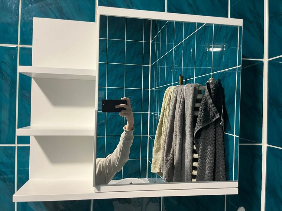 Szafka łazienkowa z lustrem