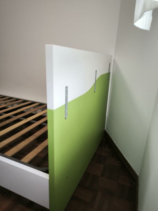 Cama solteiro com estrado e colchão