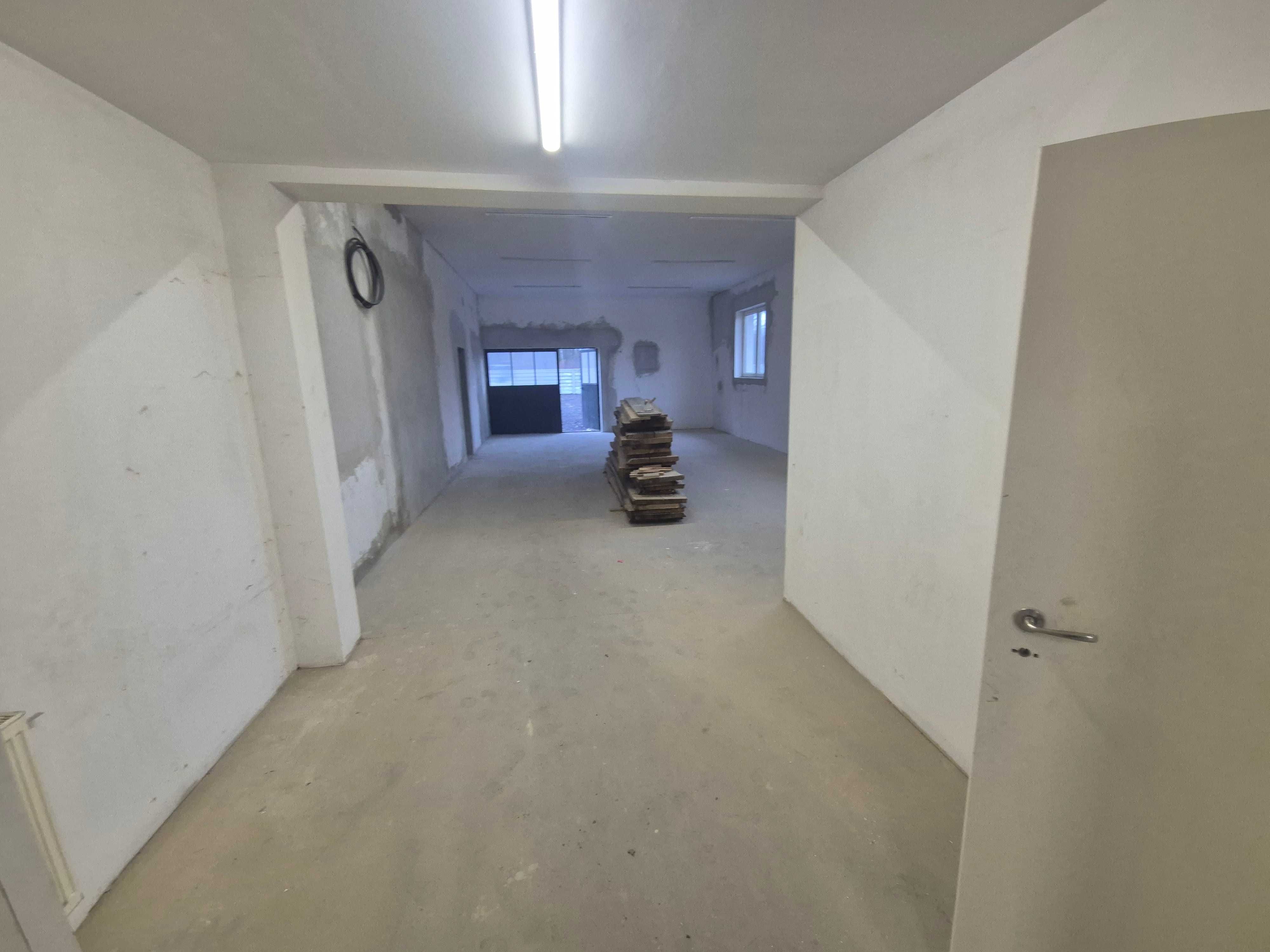 Wynajmę  Hale- Magazyn-Zakład produkcyjny po Stolarni 130m2