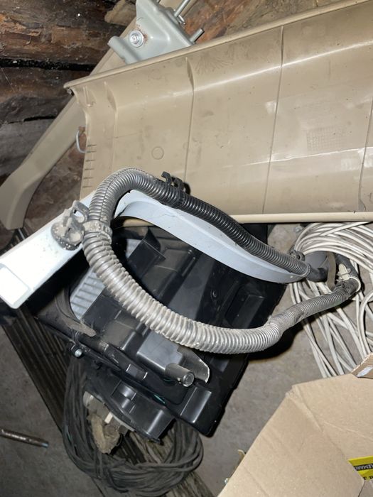 Петли кришки багажника вместе с торсеонами авео т250 орегинал