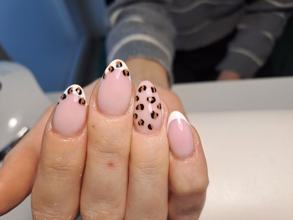 Paznokcie żelowe, manicure hybrydowy, pedicure hybrydowy