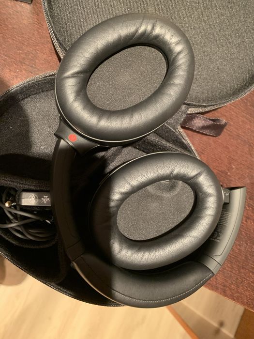 Phones Sony WH -1000M4