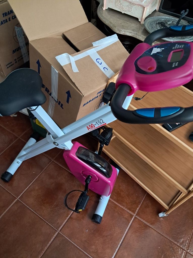 Bicicleta estática como nova