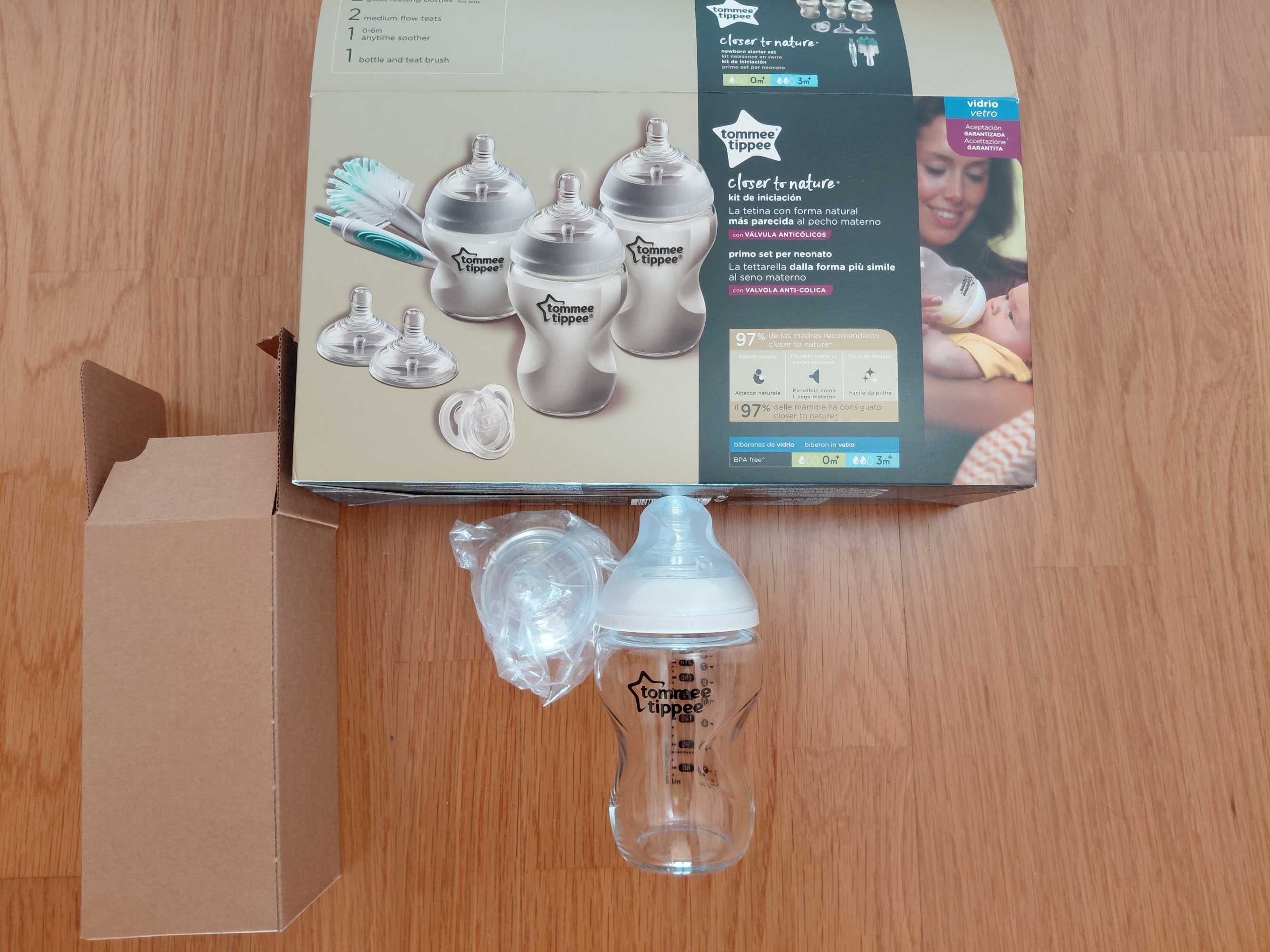Biberão de vidro e chucha da marca Tommee Tippee