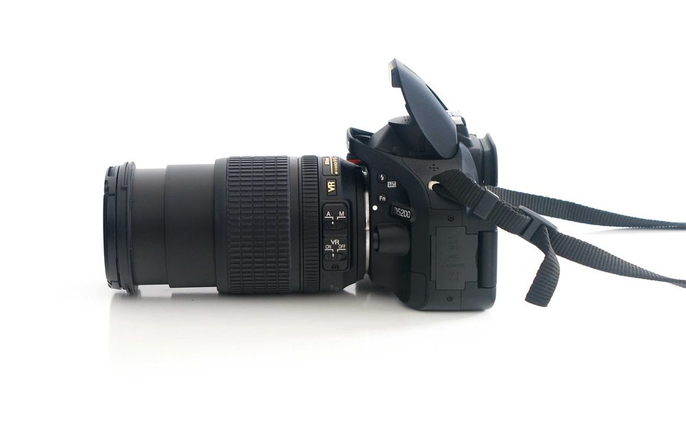 Tylko 8300 zdjęć!! Nikon D5200+18-105mm VR+Torba+Nowa 32 GB + Pudełko