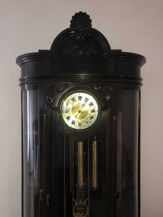 Relógio Antigo de Pé Alto