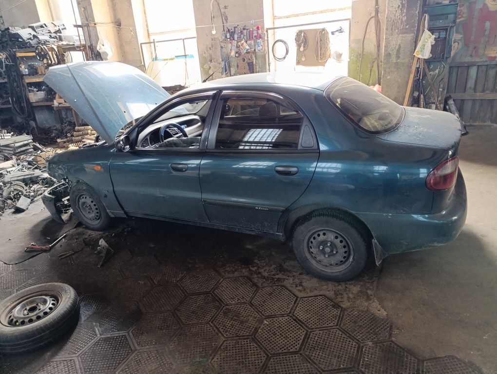 Daewoo sens по запчастям. Разборка ланос сенс. Двигатель КПП двери бак