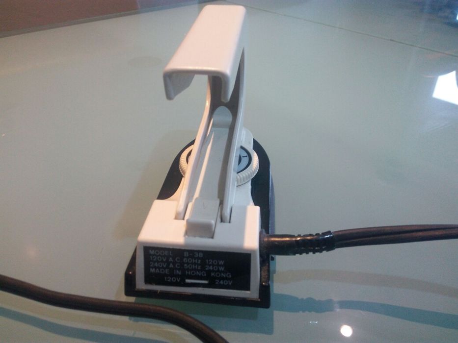 Ferro de engomar prático para viagem