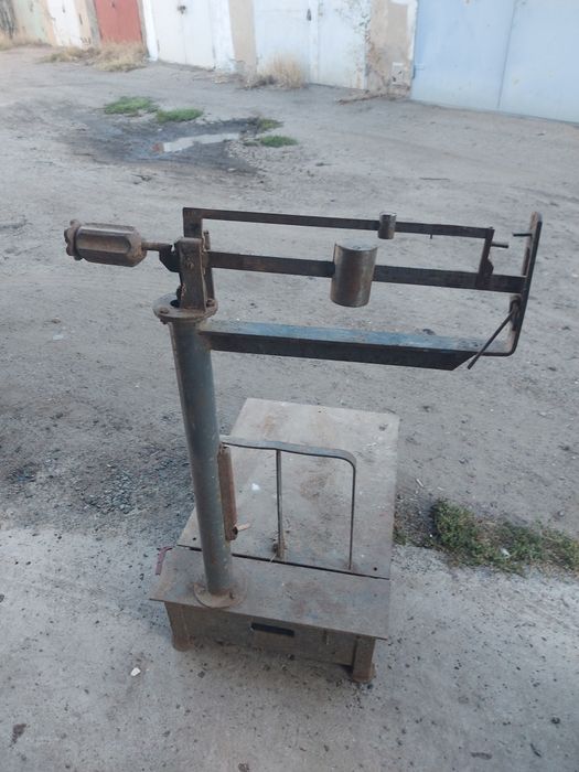 Весы металические 200-х килограмовые без гиревые