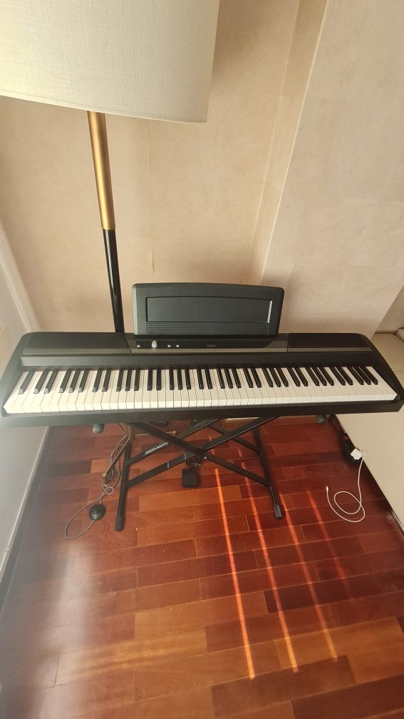 Piano Korg sp-170 s + suporte