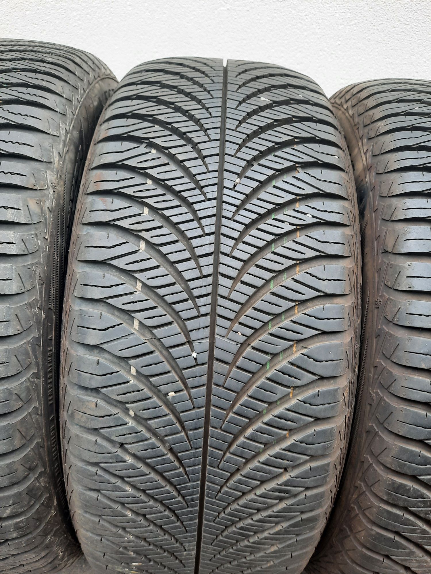 4 opony 195/55 R16 Goodyear Vector4seasosn  8mm