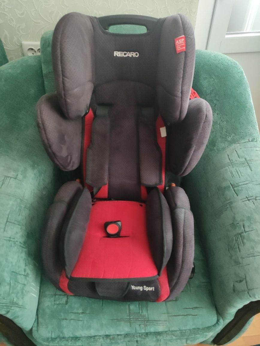 Автокрісло Recaro