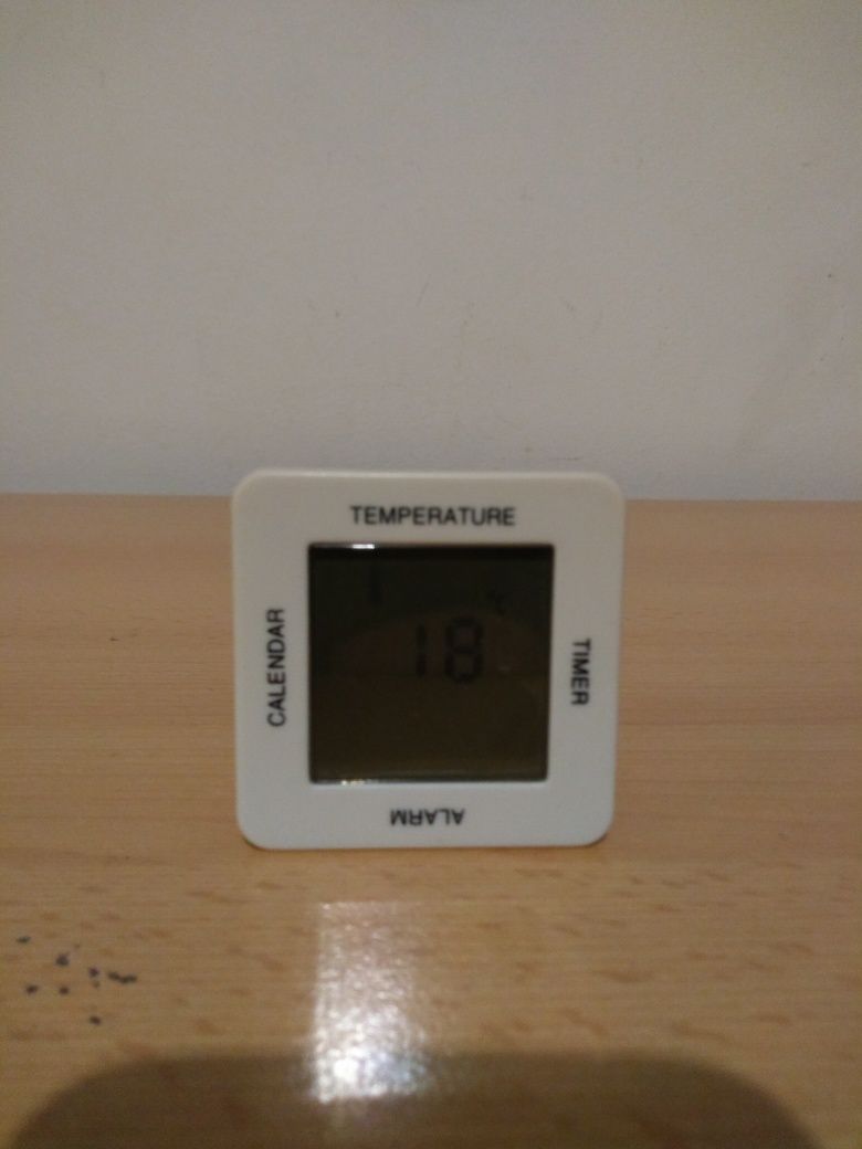 Termometr elektroniczny kalendarz budzik stoper minutnik