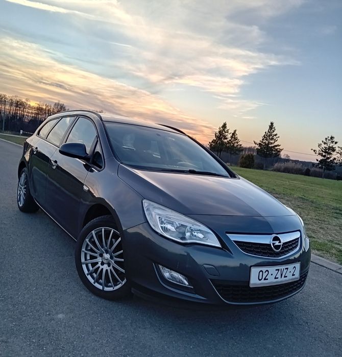 Opel Astra J * 1.4 TURBO * Koła Lato/Zima * PIĘKNY STAN * *