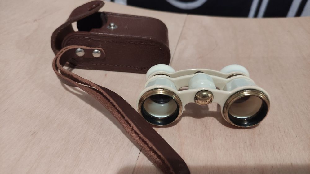 Lornetka teatralna futerał PRL