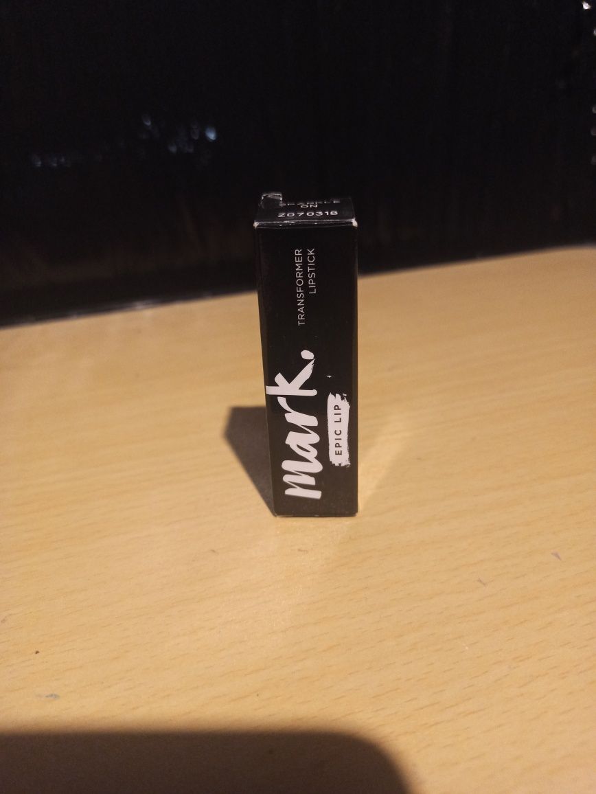 Pomadka Avon Mark Epic Lip