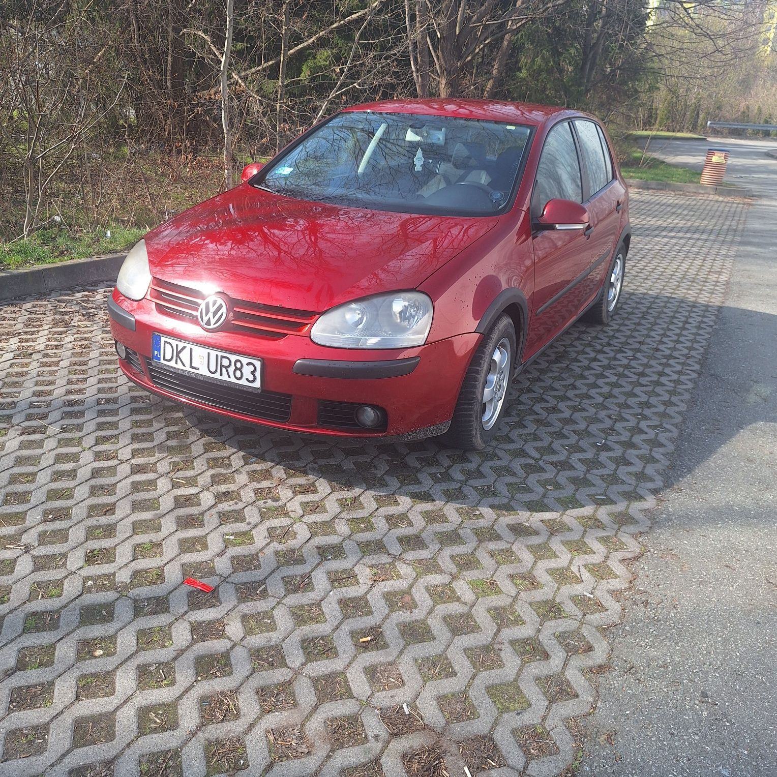 witam mam do sprzedania golfa v lub zamienię