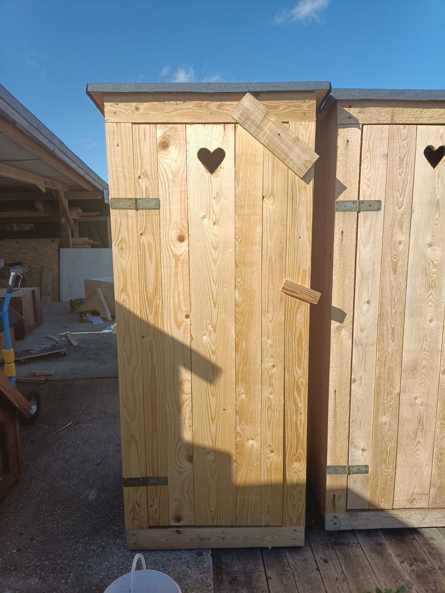 Toaleta drewniana WC kibelek wychodek