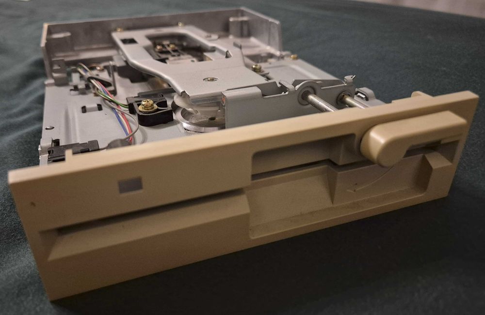 Stacja dysków 5,25" NEC FD1177C 1995 rok retro