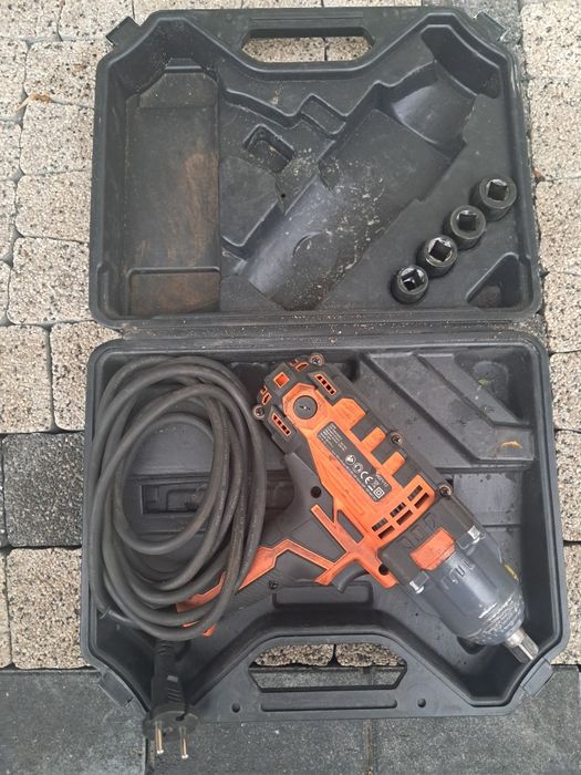 Sprzedam klucz udarowy 230V