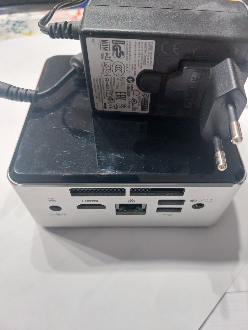Mini pc Intel Nuc DN2820FYK SSD128G Windows 8.1PRO