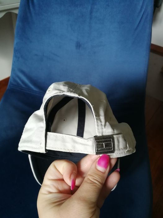 Tommy Jeans Tommy Hilfiger beżowa czapka z daszkiem wiosna lato 2025