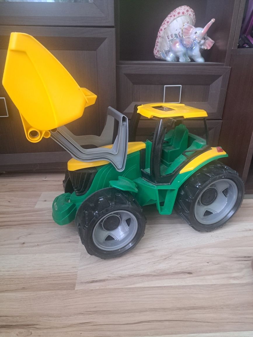 Duży traktor do piasku