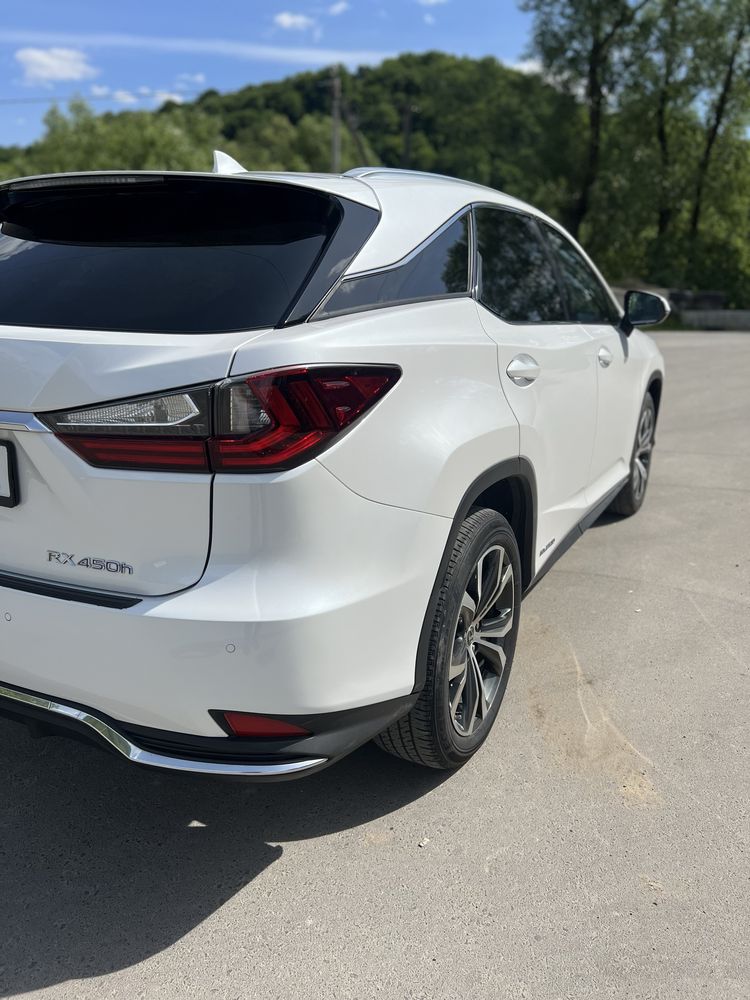 Продам Lexus RX 450 2020