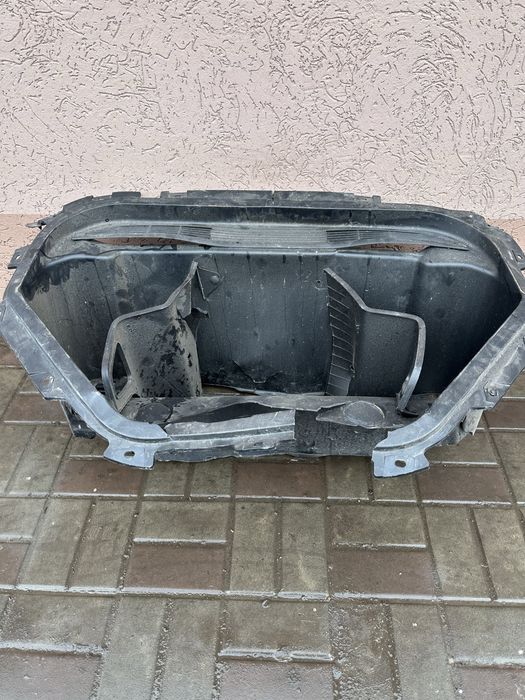 Корито Mustang mach-e, запчастини