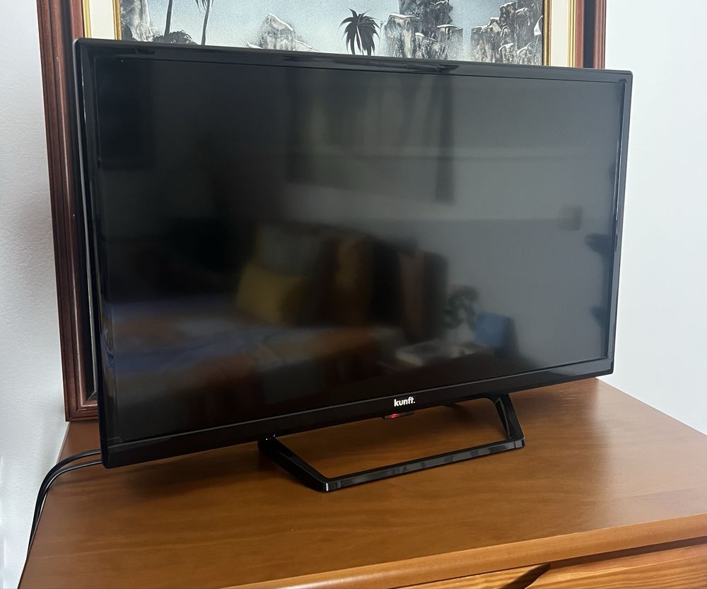 Smart TV KUNFT - 24” LED | HDR10 | Dolby Audio | Netflix & YouTube