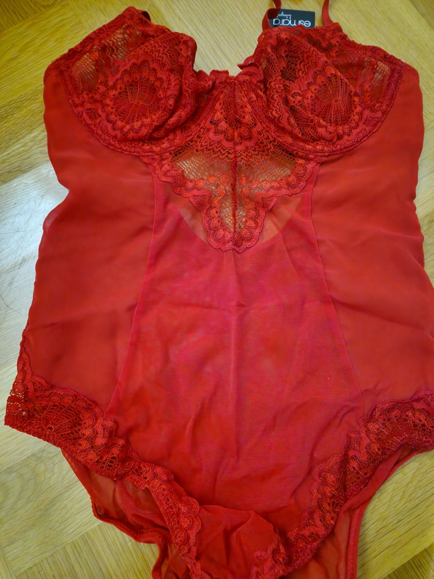 Body czerwone 75B