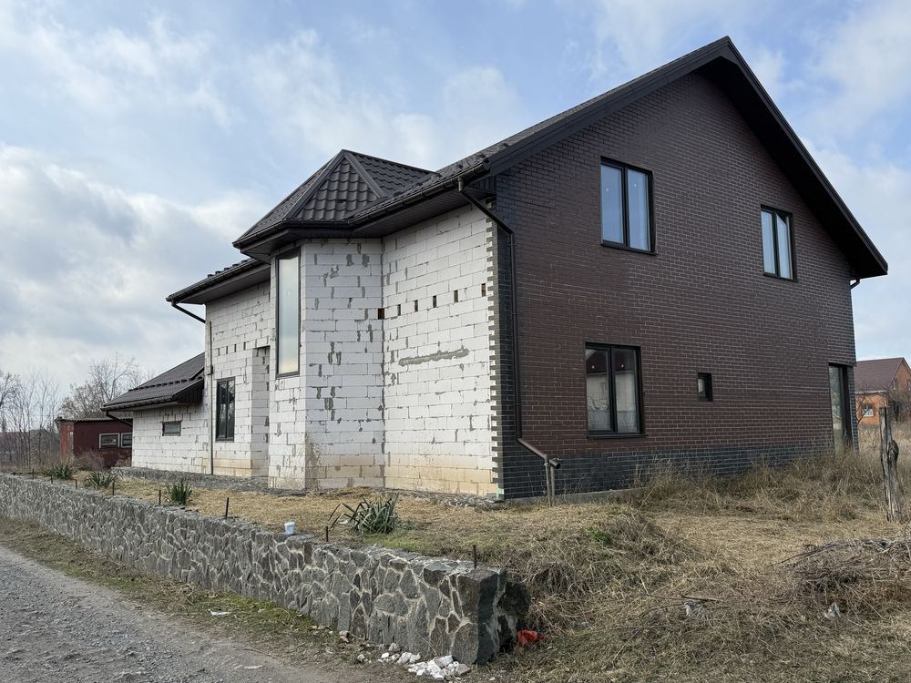 Продаж будинку по центральній вулиці м.Переяслав