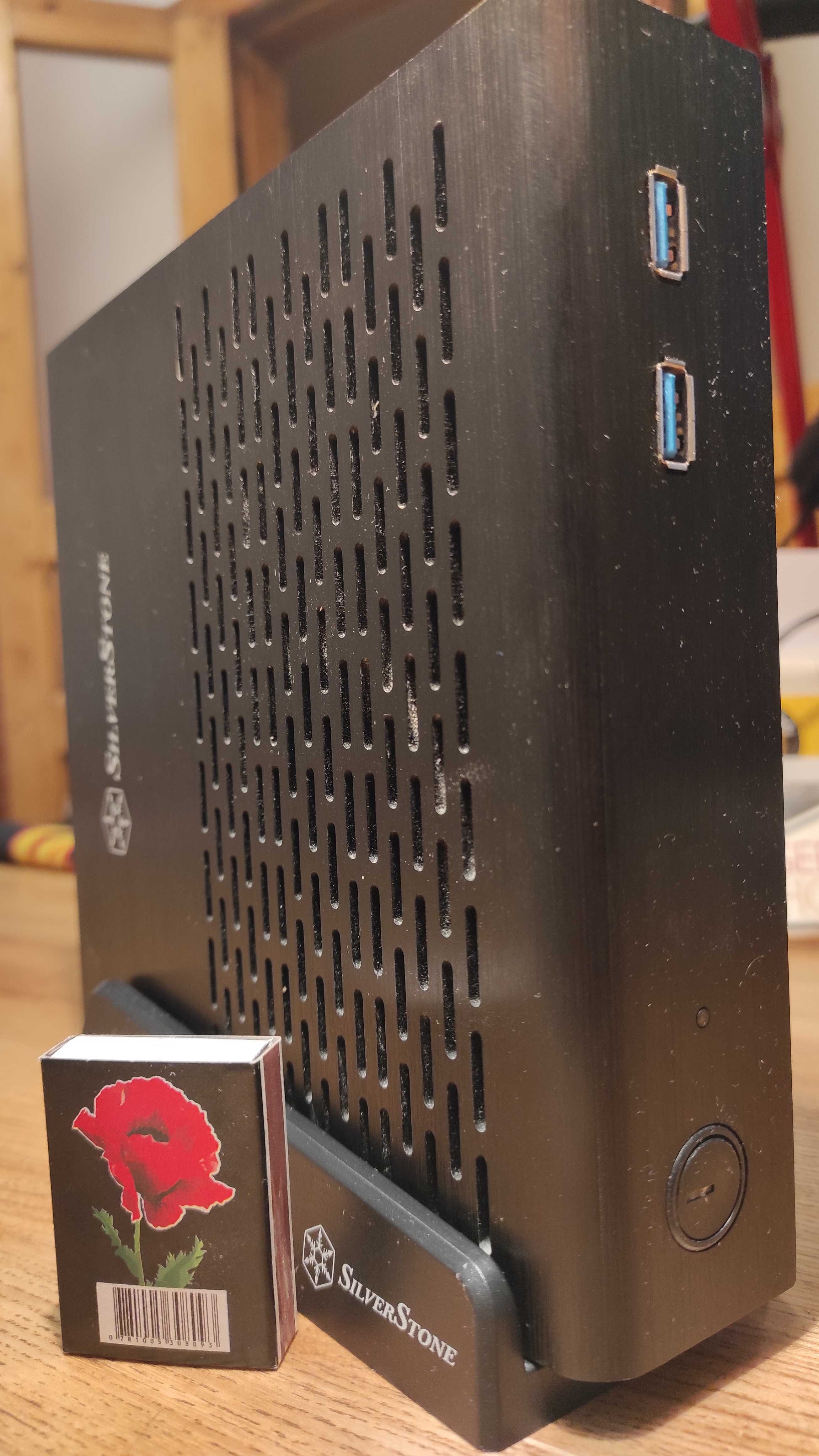 Мініатюрний корпус mini PC Thin Mini ITX SilverStone PT13 SST-PT13B
