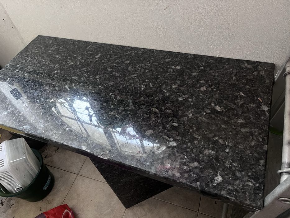 Mesa em granito
