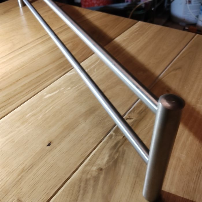 Wieszak na ręczniki  ścienny