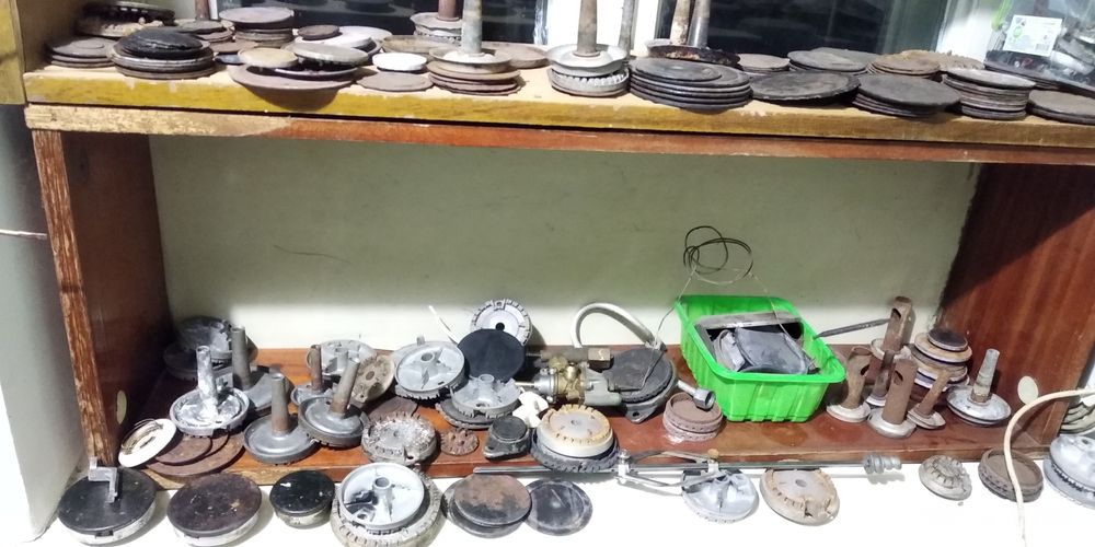 Запчасти к плитам конфорки ручки трубки краны