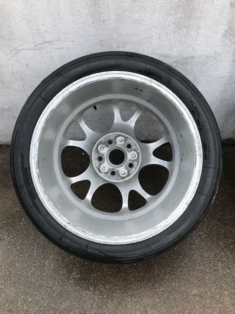 Jantes RH em 17 5x112 com pneus Slicks de competição