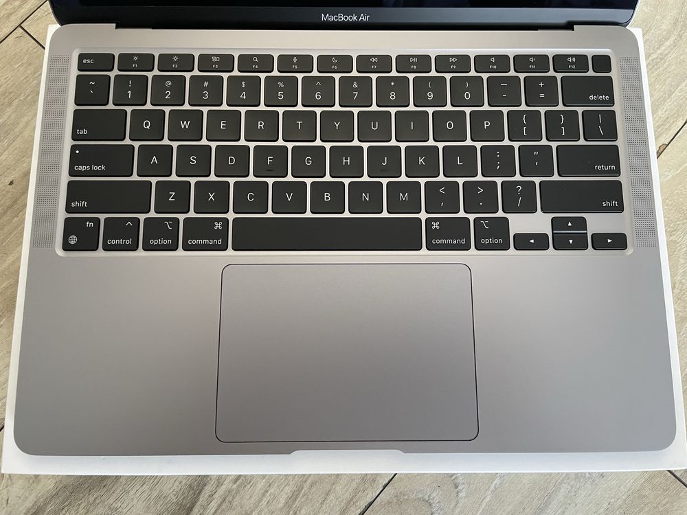 MacBook Air M1 2020 8/256 Space Grey jak nowy