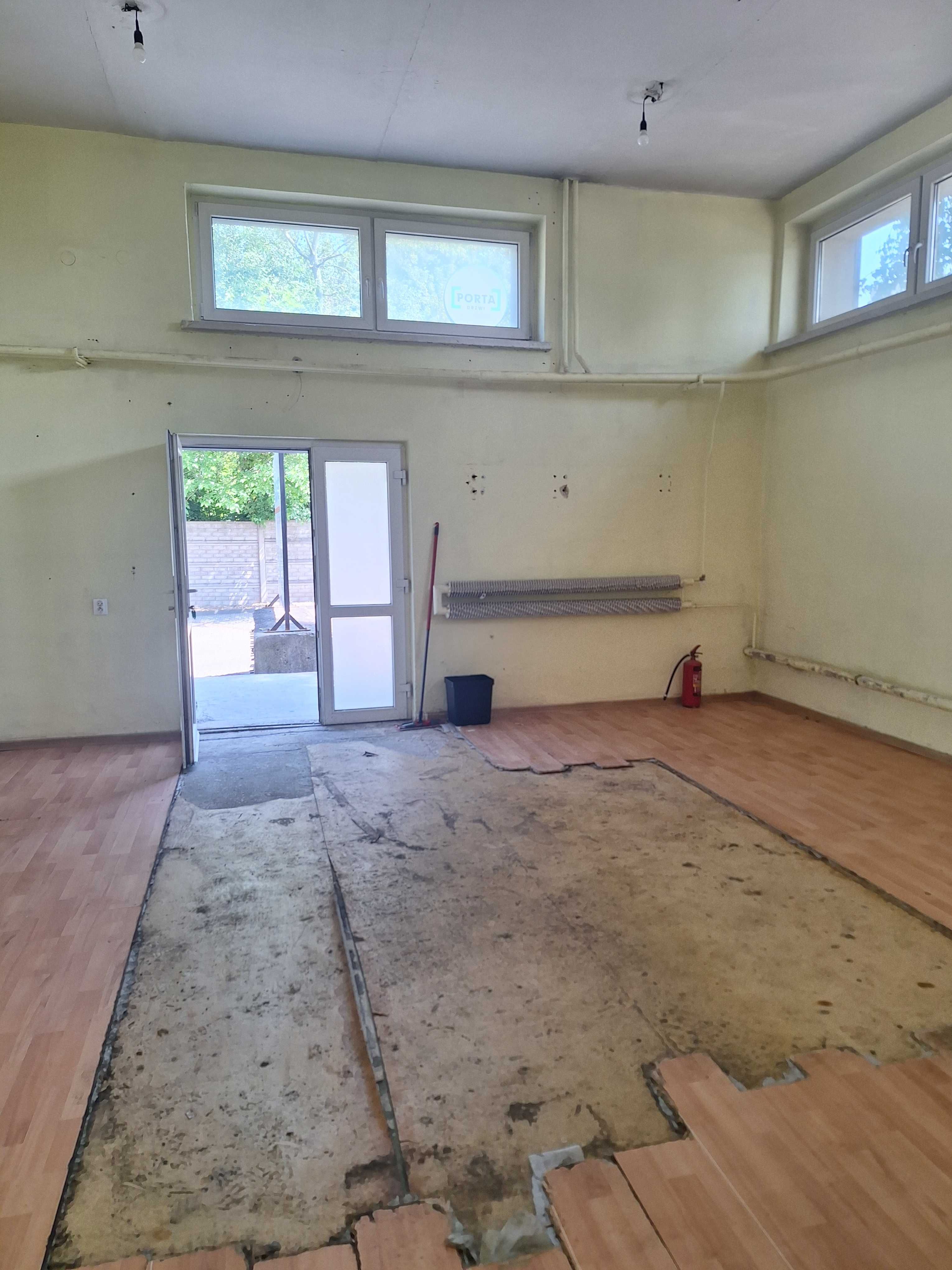 Magazyn 47 m2 z rampą, Ostatni Grosz