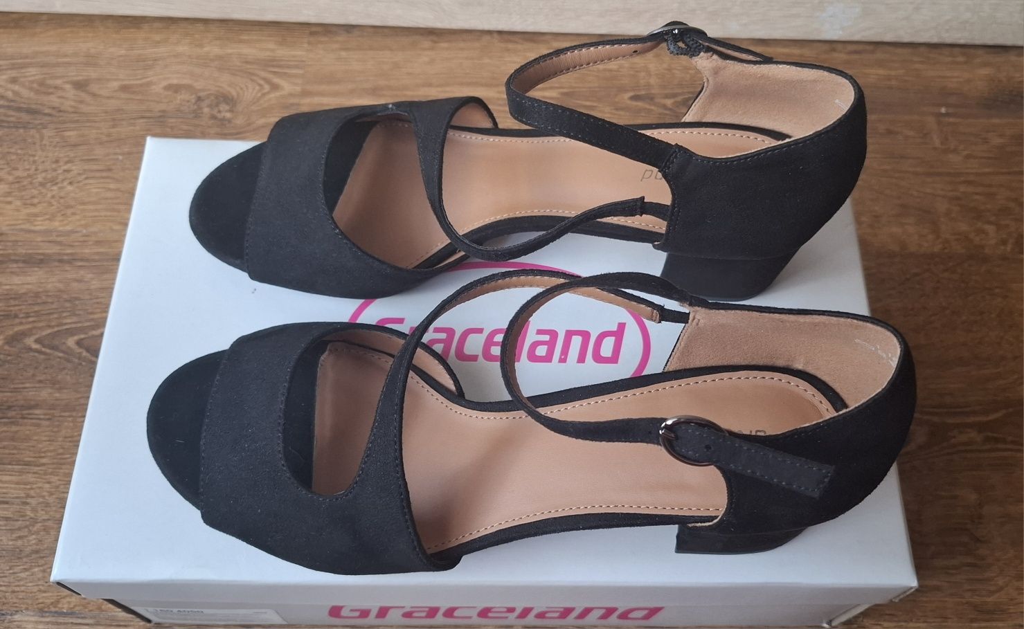 sandałki damskie rozm39 deichmann - nowe .