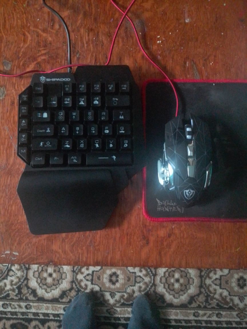 Комплект клавіатура і миша