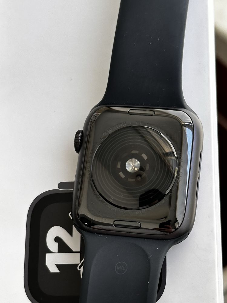 Apple Watch se space grey 44mm