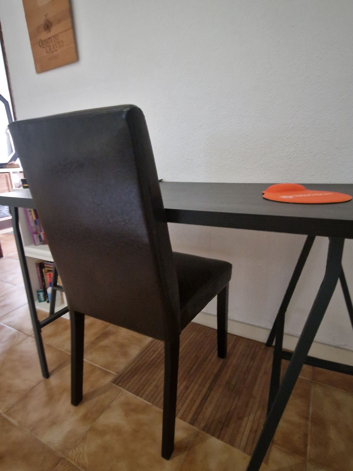 Mesa secretária (amovivel)  com cadeira